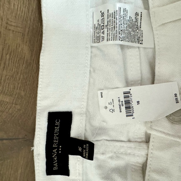 4th of July🧨NWT Banana Republic White Denim Mini Skirt 16" length - Picture 3 of 3
